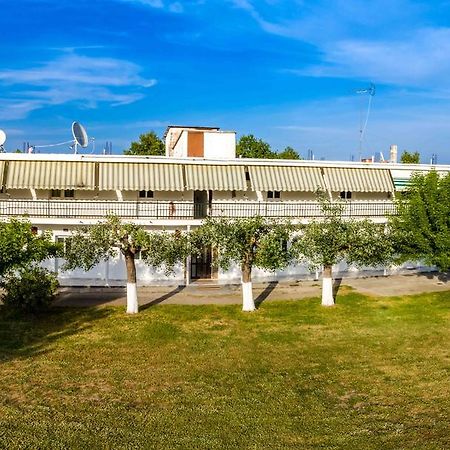 Michalos Apartments Paralía Skotínis Esterno foto